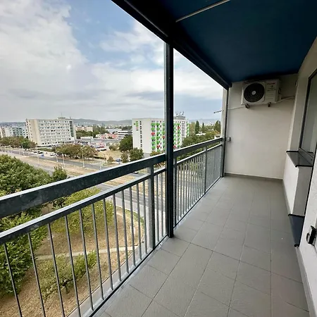 Moderny Blizko Centra Apartment