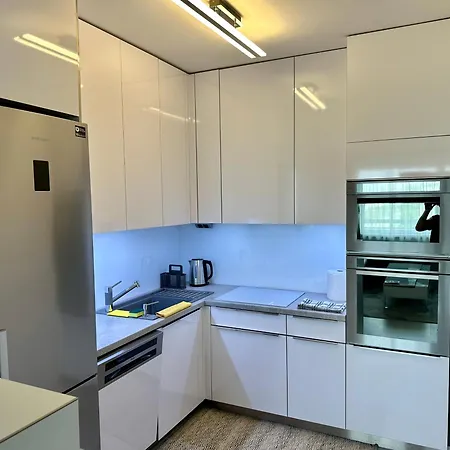 Moderny Blizko Centra Apartment